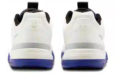 On THE ROGER Clubhouse Pro