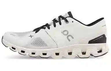 On Cloud X 3 White Black