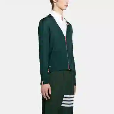 THOM BROWNE V