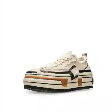 xVESSEL Low Top Off-White