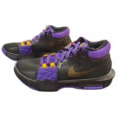 Nike Lebron Witness 8 Black Purple