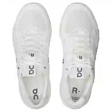 On THE ROGER Clubhouse Pro