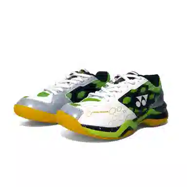 YONEX Power Cushion Olive Green