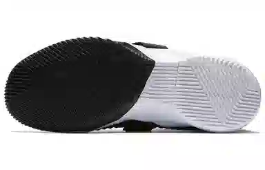 Nike Zoom Soldier 12 Black