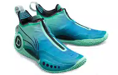 LiNing WOW 9 "Ice Blood"