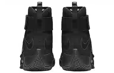 Nike zoom soldier 10 Black Space 10