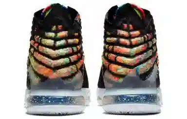 Nike Lebron 17