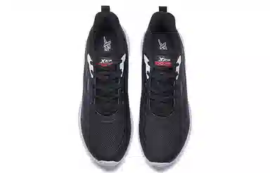 特步 低帮舒适跑步鞋 黑白