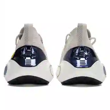 Under Armour Phantom 4