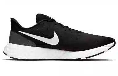 Nike Revolution 5 Black