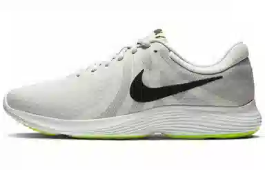 Nike REVOLUTION 4