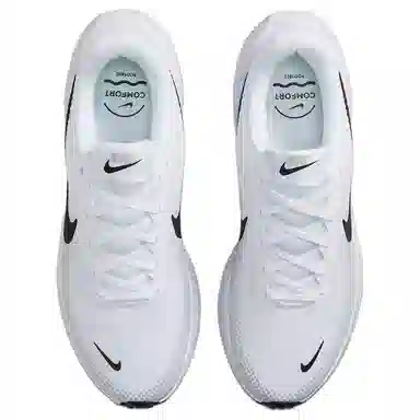 Nike Revolution 8