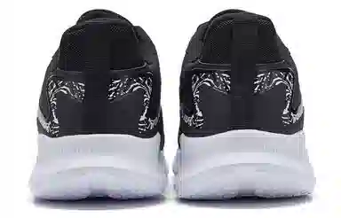 特步 低帮舒适跑步鞋 黑白