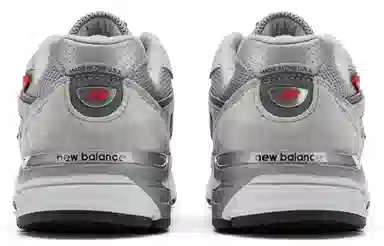 New Balance 990 V4