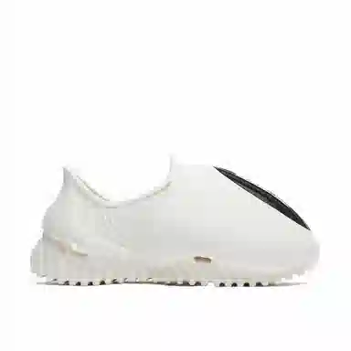 BBB x GENEGG Foam Runner White