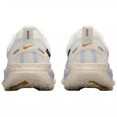 Nike Vomero 18 Beige