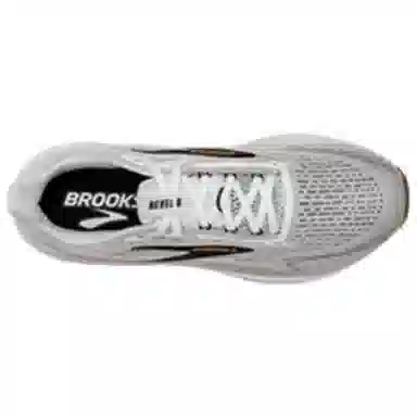 Brooks Revel 8