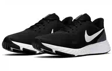Nike Revolution 5 Black