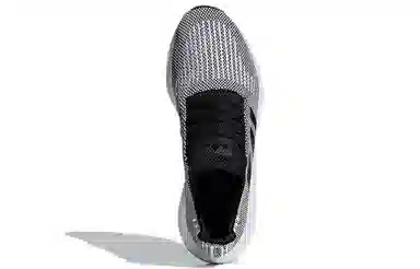 adidas Swift Run