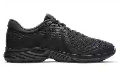 Nike Revolution 4 Black