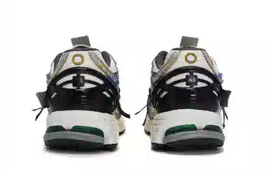 New Balance 1906 811