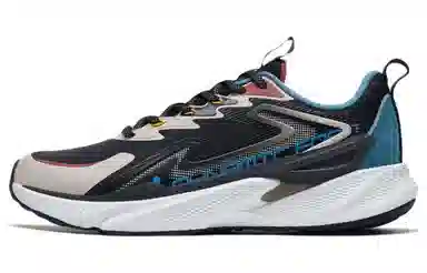 特步 动力巢 跑步鞋 男款 黑象牙白