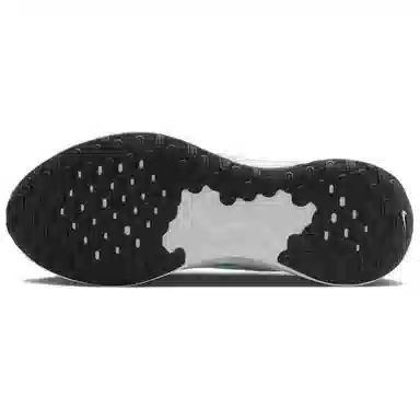 Nike Revolution 7 White