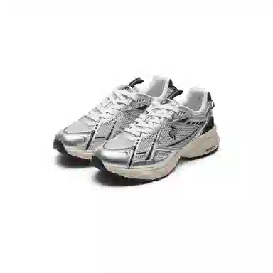 le coq sportif LCS R2004