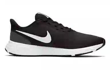 Nike Revolution 5