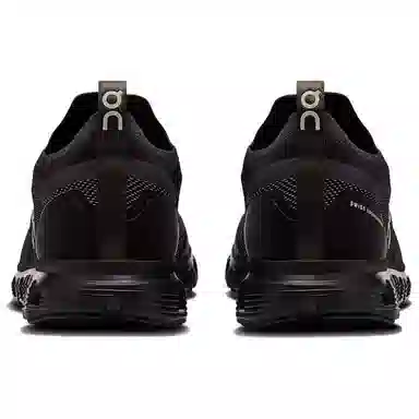 On Cloud 6 Versa Black