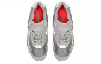 Levis x New Balance 992