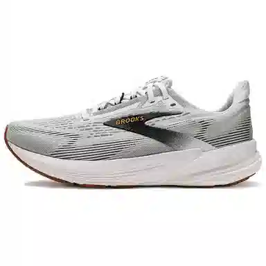 Brooks Revel 8
