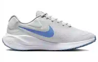 Nike REVOLUTION 7