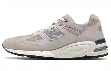 New Balance 990 V2