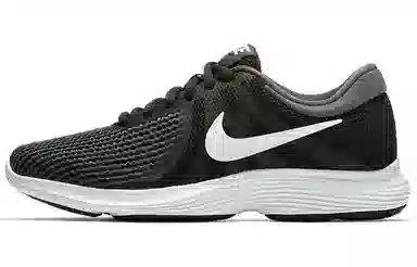 Nike REVOLUTION 4