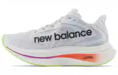 New Balance FuelCell SuperComp Trainer v2