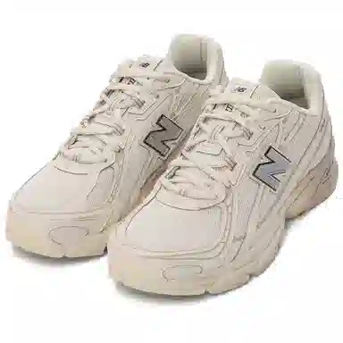 New Balance 740 Beige