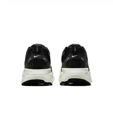 Nike Vomero 18 Black