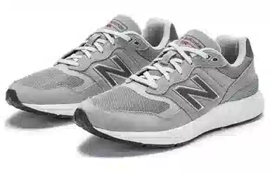 New Balance 880