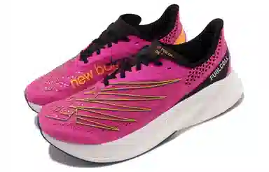 New Balance FuelCell RC Elite v2