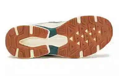 Teenie Weenie x Saucony Kinvara 4 Beige