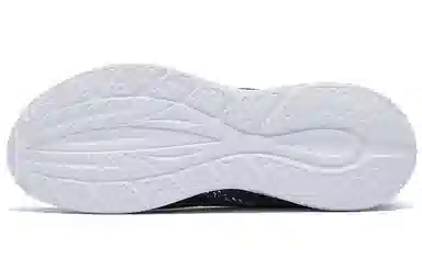 特步 低帮舒适跑步鞋 黑白