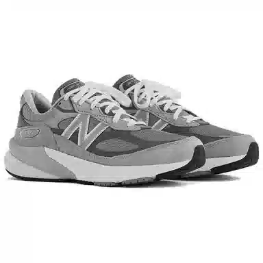 New Balance 990 v6