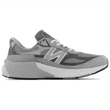 New Balance 990 v6