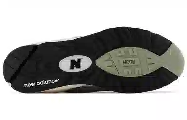 New Balance 990 V2