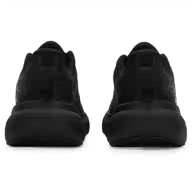 Under Armour Infinite 1