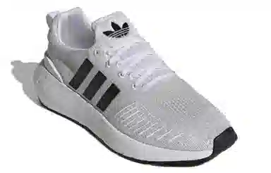 adidas Swift Run 22