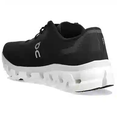 On Cloudflow 4 Black