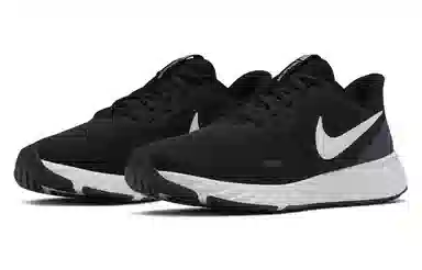 Nike Revolution 5