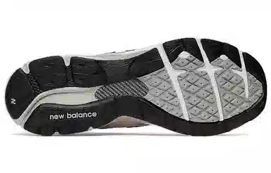 New Balance 920 Pink